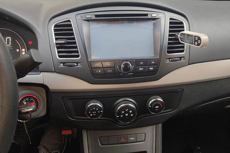 Roewe 350 2015 imagen de coche #13