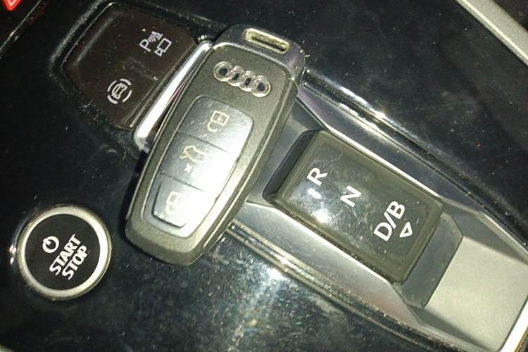 Audi Q5 e-tron 2023 #13 Audi Q5 e-tron 2023 immagine di auto #13