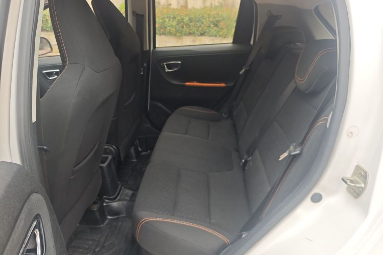 GEELY Vision X1 2018 immagine di auto #13