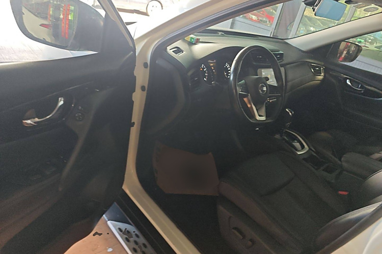 Nissan X-Trail 2019 immagine di auto #13