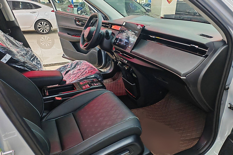 Honda e:NP2 2025 car image #13