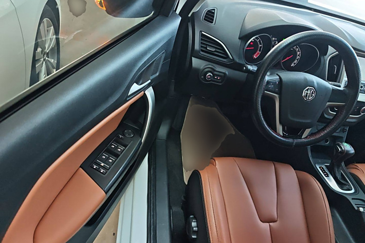 MG GT 2018 car image #13