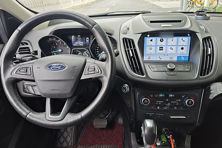 Ford Kuga 2017 #13 Ford Kuga 2017 car image #13