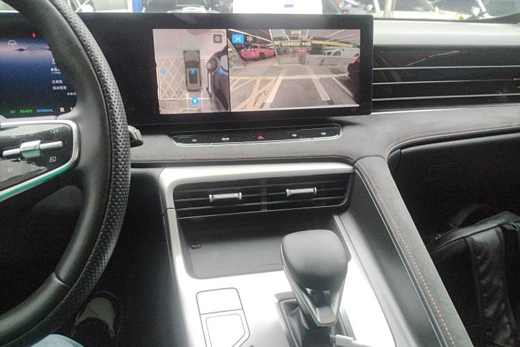 Roewe D5X DMH 2024 image de voiture #13