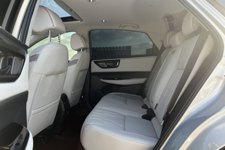 Honda e:NS2 2025 car image #13