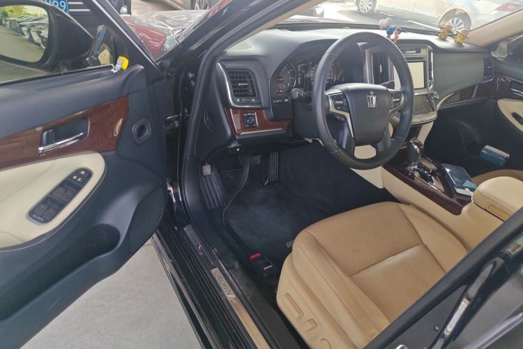 丰田 皇冠 2018 #13 丰田 皇冠 2018 汽车图片 #13