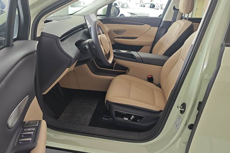 HongQi TianGong 06 صورة سيارة #13