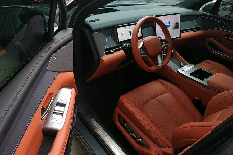 BYD Tang L 2025 immagine di auto #13