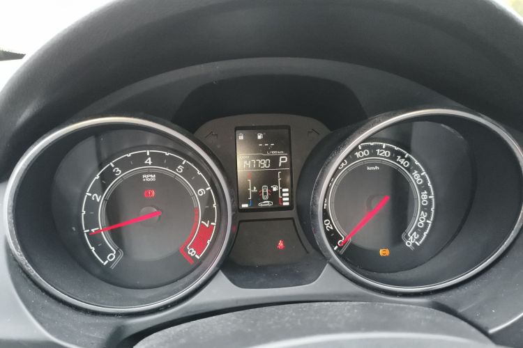 MG GT 2016 car image #13