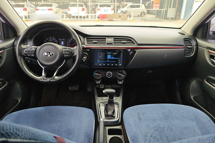 Kia Rio Cross 2018 صورة سيارة #13