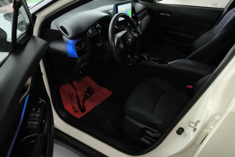 Toyota C-HR EV 2021 immagine di auto #13