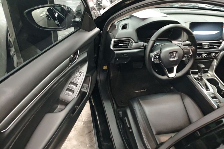 BYD F3R 2021 car image #13