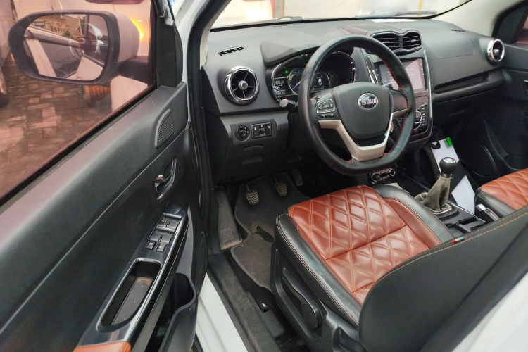 SWM斯威汽车 SWM斯威大虎 2017 #13 SWM斯威汽车 SWM斯威大虎 2017 汽车图片 #13