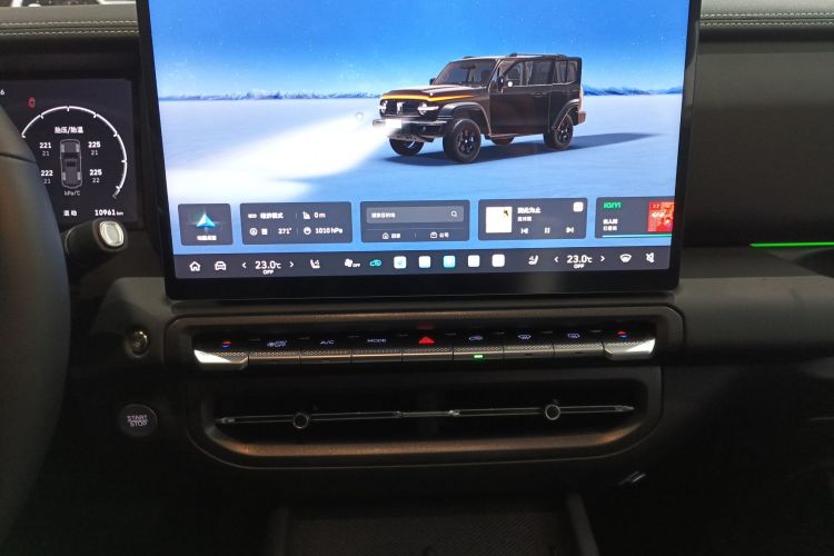 Tank 300 New Energy 2025 car image #13