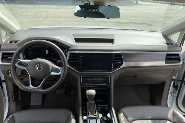 Volkswagen Viloran 2020 #13 Volkswagen Viloran 2020 car image #13