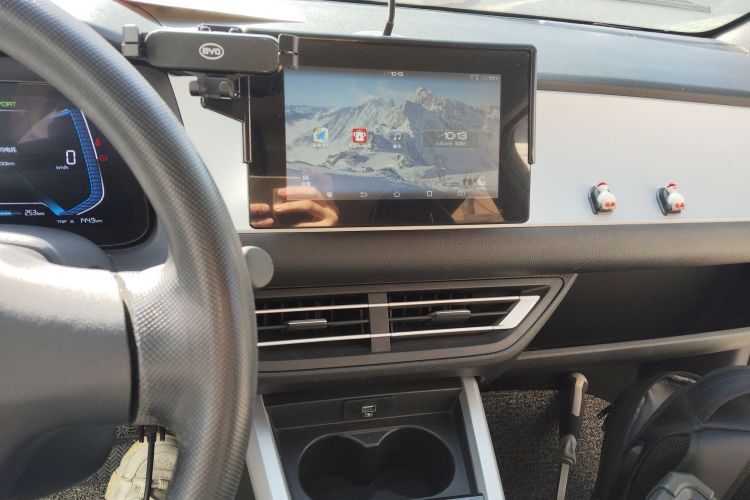 BYD e1 2021 car image #13