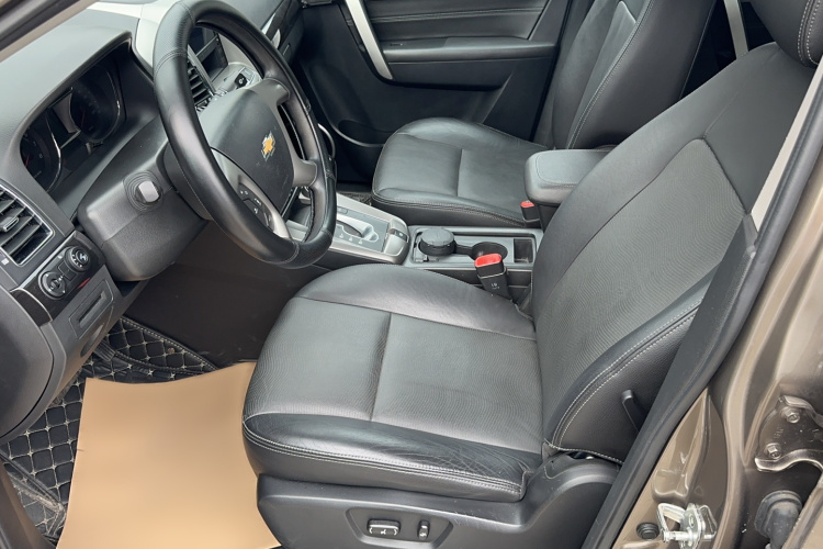 Chevrolet Captiva (Imported) 2016 car image #13