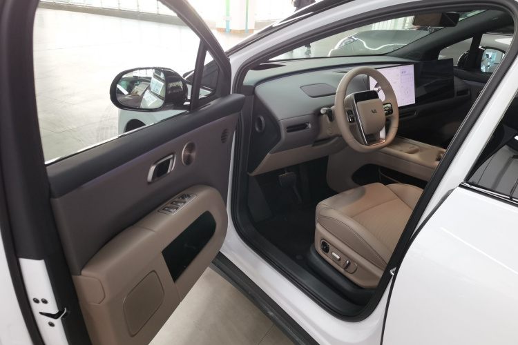 理想汽车 理想i6 2025 汽车图片 #13