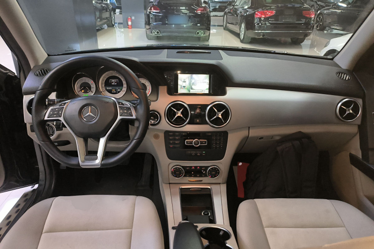 Mercedes-Benz GLK Class 2015 car image #13