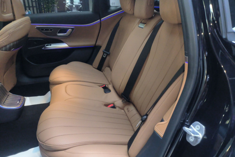 Mercedes-Benz E Class New Energy 2024 car image #13