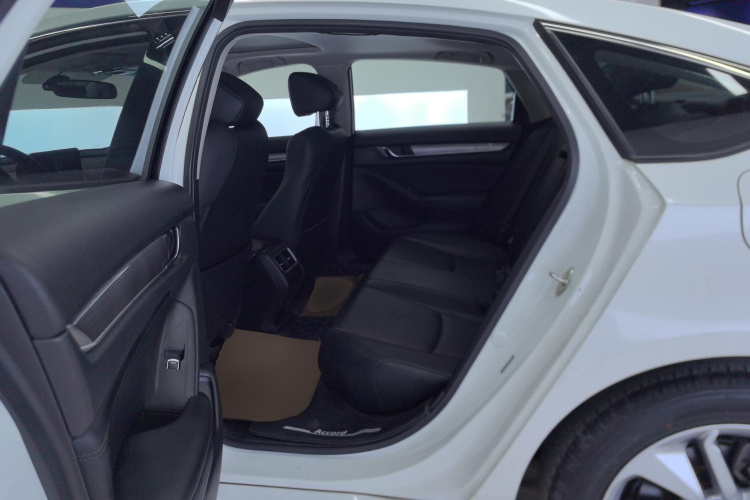 BYD F3R 2019 #13 BYD F3R 2019 car image #13