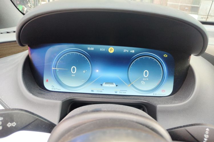 Denza X 2021 car image #13