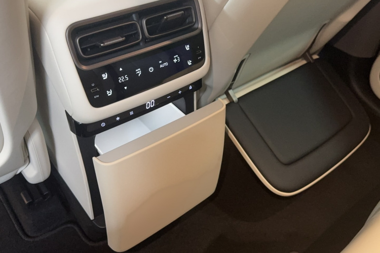 理想汽车 理想i6 2025 汽车图片 #13