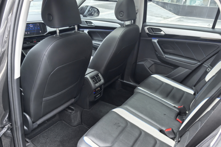 Volkswagen Tayron GTE 2020 #13 Volkswagen Tayron GTE 2020 car image #13