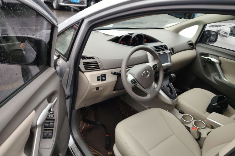 Toyota Verso 2017 car image #13