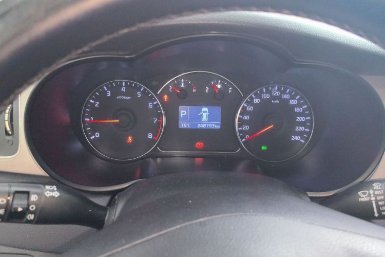 起亚 佳乐 2015 汽车图片 #13