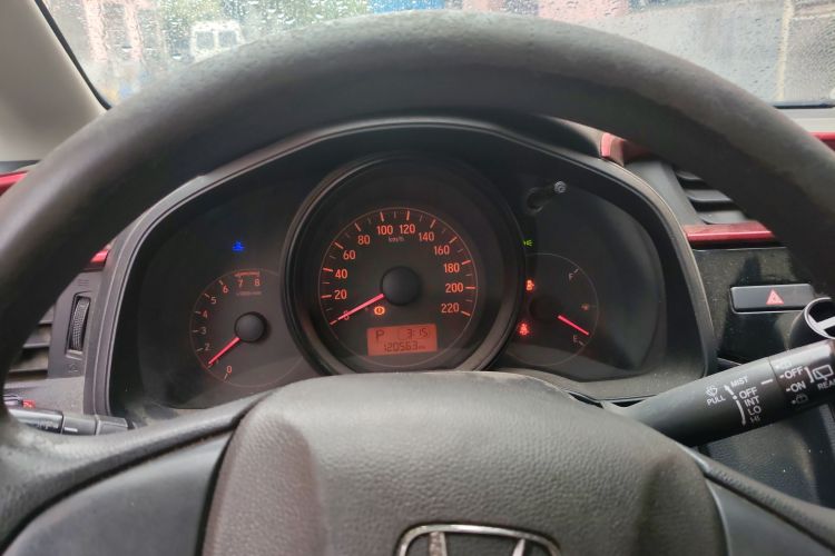 Honda Fit (Imported) 2015 صورة سيارة #13