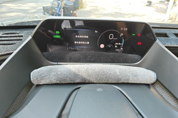 Toyota bZ4X 2023 immagine di auto #13