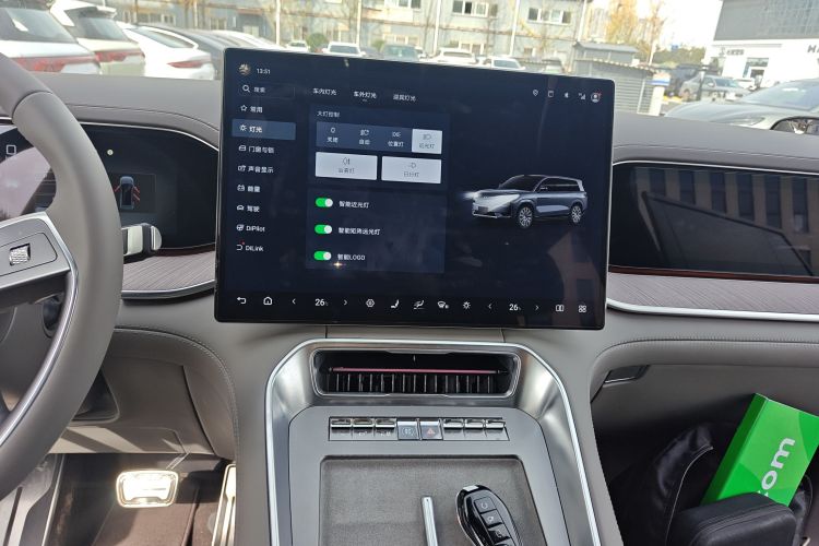 Denza N9 2025 car image #13