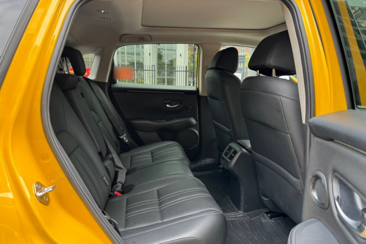 Honda ZR-V 2024 immagine di auto #13