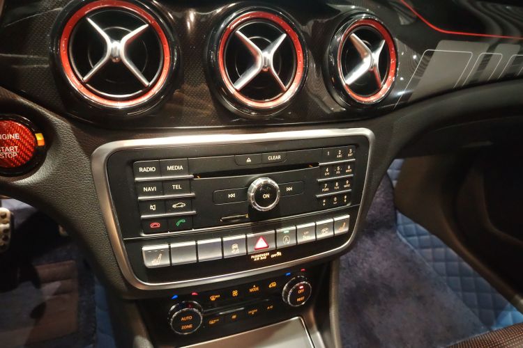 Mercedes-Benz GLA AMG 2017 car image #13