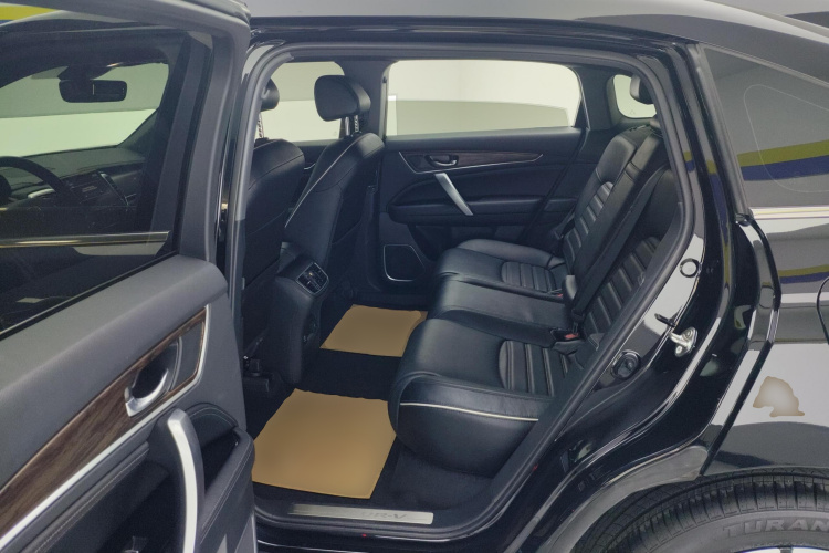 Honda UR-V 2018 #13 Honda UR-V 2018 car image #13