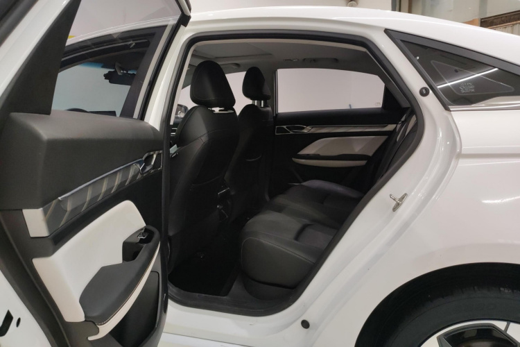 GEELY Emgrand L 2021 #13 GEELY Emgrand L 2021 car image #13