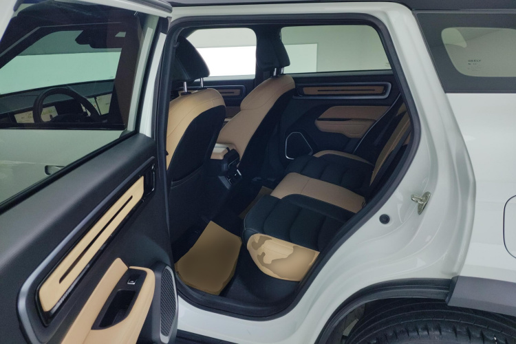 GEELY ICON 2023 car image #13