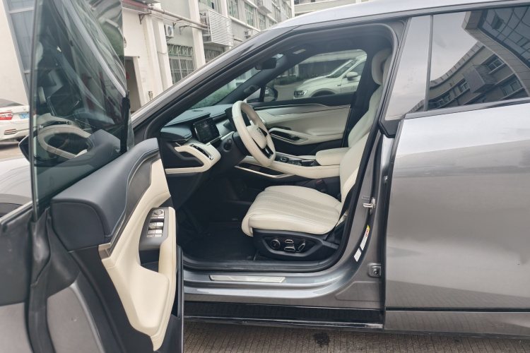 BYD SongL EV 2024 #13 BYD SongL EV 2024 car image #13