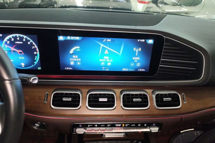 Mercedes-Benz GLE Class New Energy 2021 car image #13