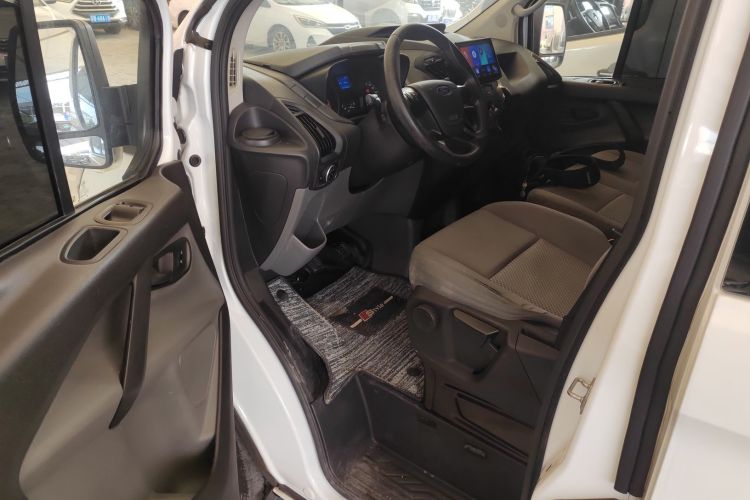 Ford Transit 2023 car image #13