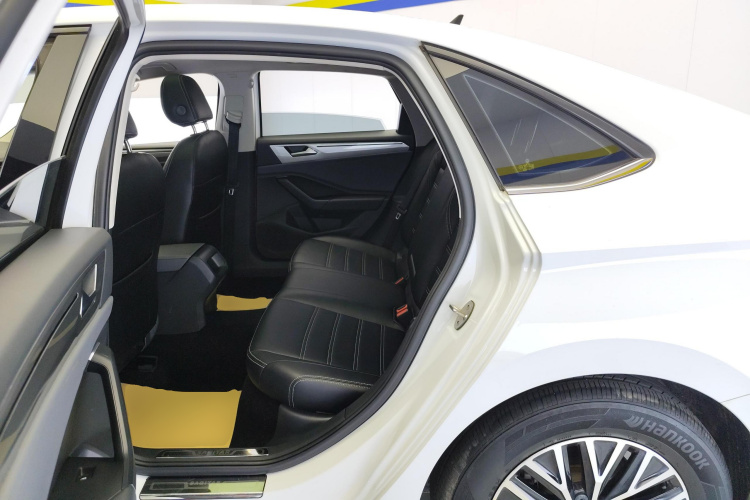 Volkswagen Sagitar 2022 immagine di auto #13