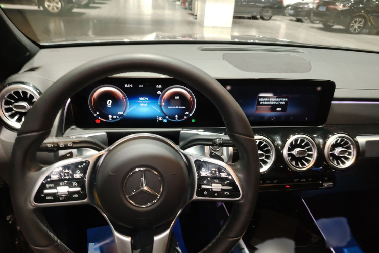 Mercedes-Benz GLB Class 2022 #13 Mercedes-Benz GLB Class 2022 car image #13