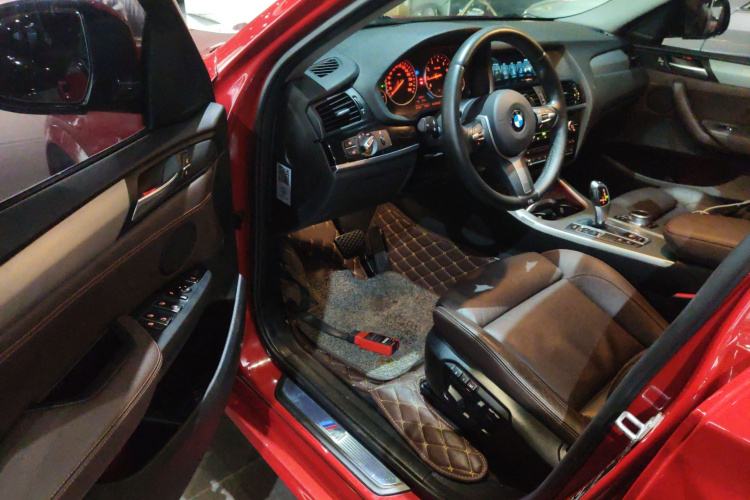 BMW X4 M40i 2018 #13 BMW X4 M40i 2018 car image #13