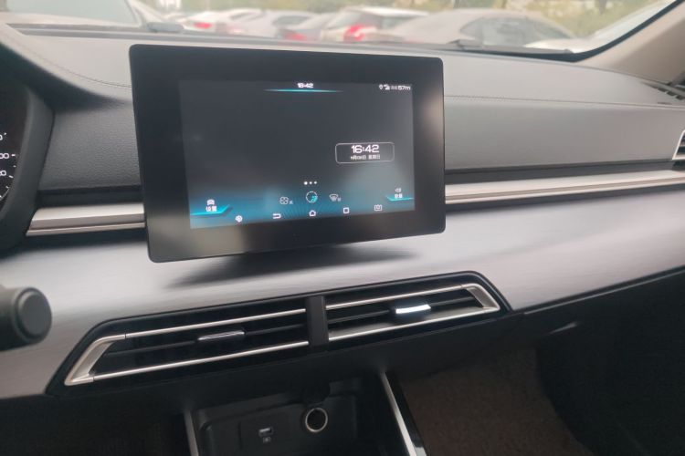 BYD Qin New Energy 2020 car image #13