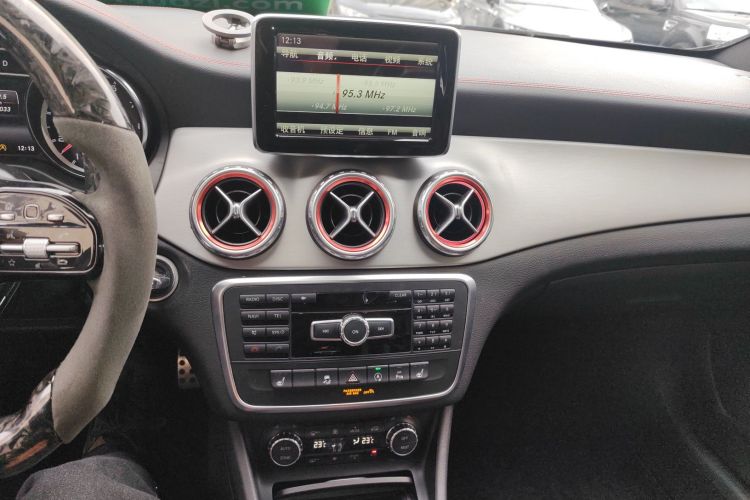 Mercedes-Benz GLA AMG 2015 #13 Mercedes-Benz GLA AMG 2015 image de voiture #13