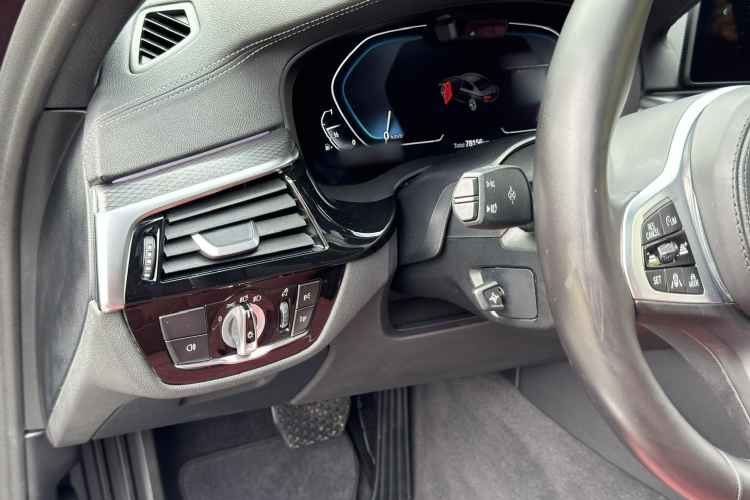 BMW M5 New Energy 2021 #13 BMW M5 New Energy 2021 car image #13