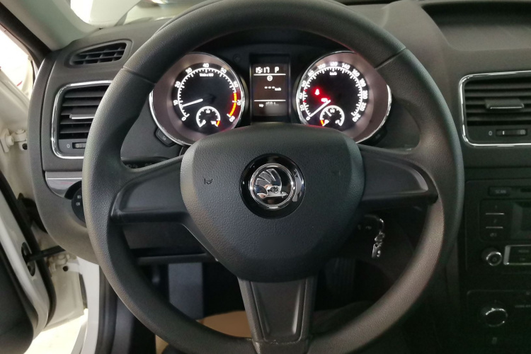 Skoda Yeti (Imported) 2016 car image #13