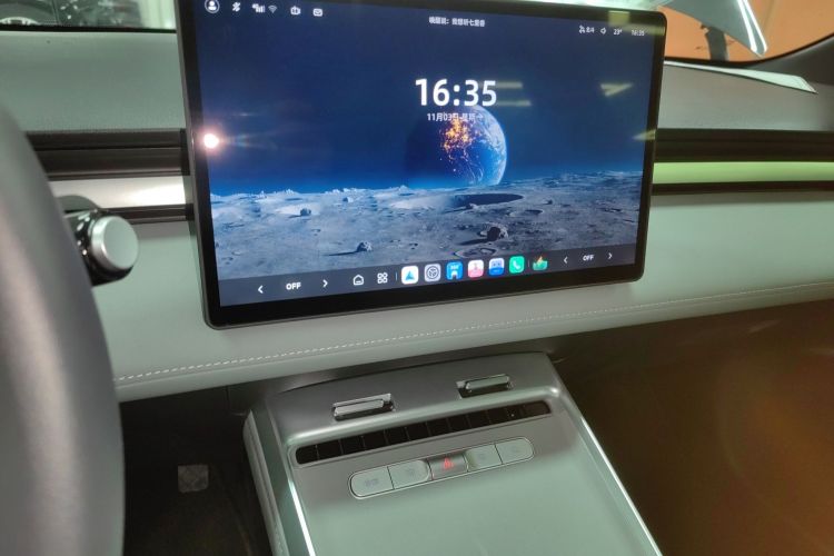 Roewe D6 2025 изображение автомобиля #13