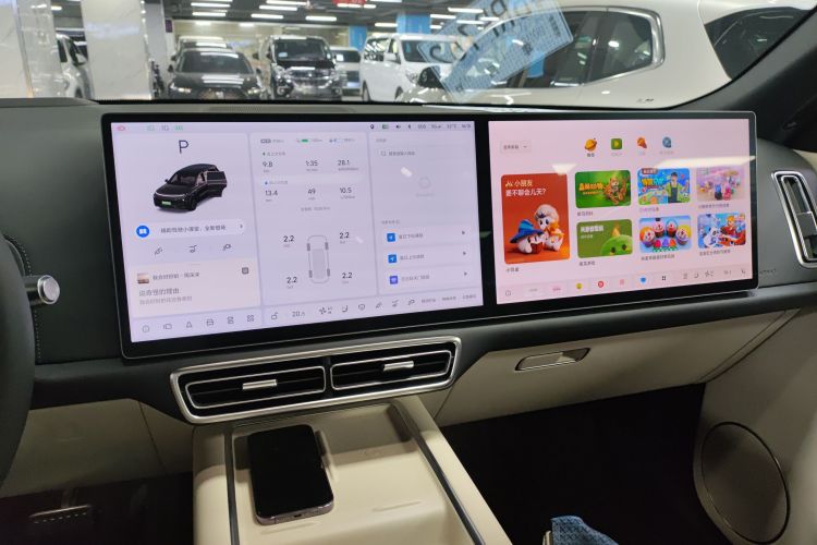 Li L8 2023 изображение автомобиля #13